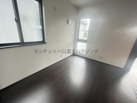 �_�ސ쌧������s����1���ڂ̐V�z��ˌ��Ẵ��r���O�ȊO�̋���