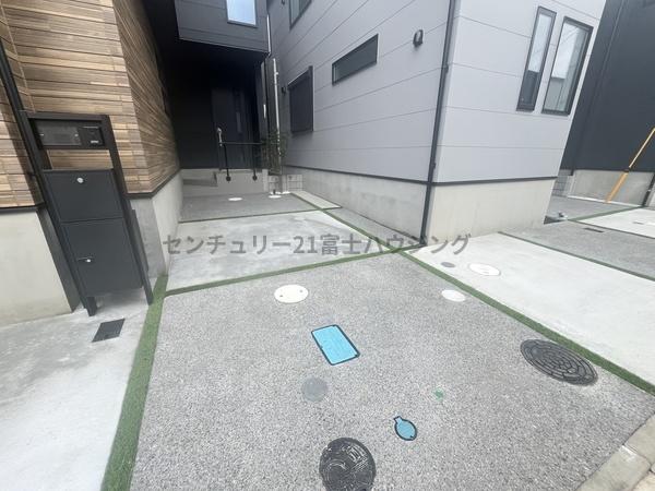 �_�ސ쌧������s����1���ڂ̐V�z��ˌ��Ă̒��ԏ�