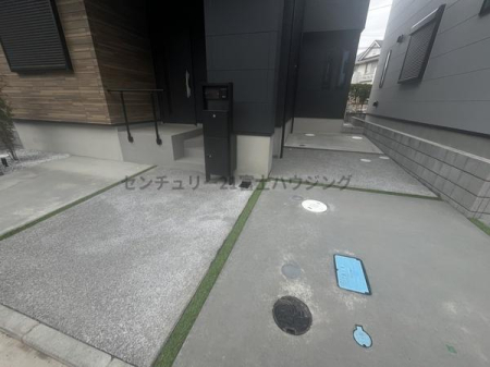 �_�ސ쌧������s����1���ڂ̐V�z��ˌ��Ă̒��ԏ�