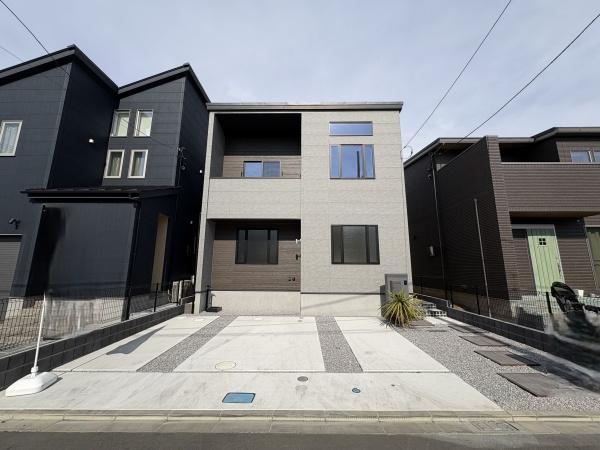 �_�ސ쌧�����S���쒬�c�[ 1422-2�̐V�z��ˌ��Ă̒��ԏ�