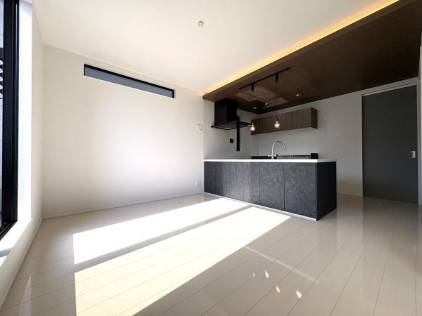 �_�ސ쌧�����S���쒬�c�[ 1422-2�̐V�z��ˌ��Ẵ��r���O