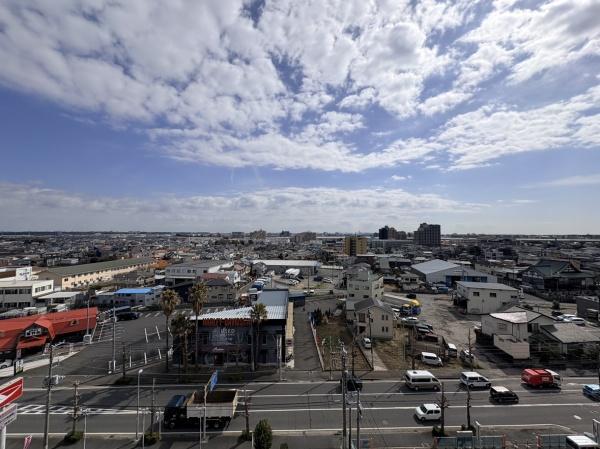 �_�ސ쌧������s���h�̒��Ã}���V�����̏Z�˂���̒��]�ʐ^