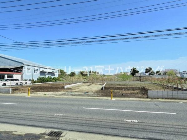 �_�ސ쌧����s�{���̓y�n�̑O�ʓ��H�܂ތ��n�ʐ^