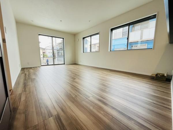 �_�ސ쌧������s�Ï��̐V�z��ˌ��Ẵ��r���O