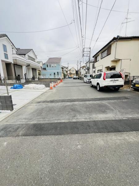 �_�ސ쌧������s�Ï��̐V�z��ˌ��Ă̑O�ʓ��H�܂ތ��n�ʐ^