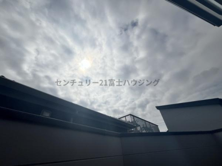 �_�ސ쌧������s����1���ڂ̐V�z��ˌ��Ă̏Z�˂���̒��]�ʐ^