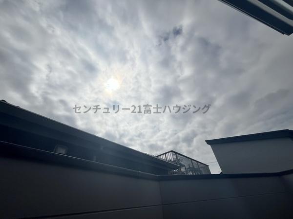 �_�ސ쌧������s����1���ڂ̐V�z��ˌ��Ă̏Z�˂���̒��]�ʐ^