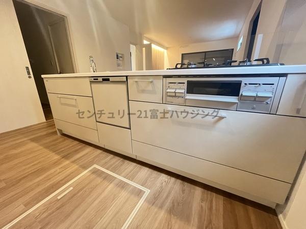 �_�ސ쌧������s����1���ڂ̐V�z��ˌ��ẴL�b�`��