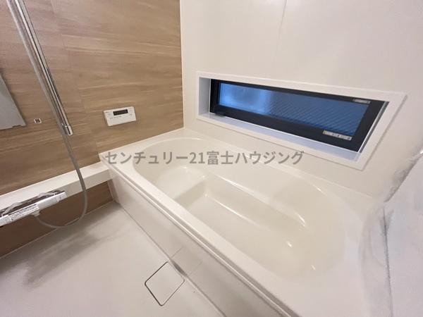 �_�ސ쌧������s����1���ڂ̐V�z��ˌ��Ă̗���