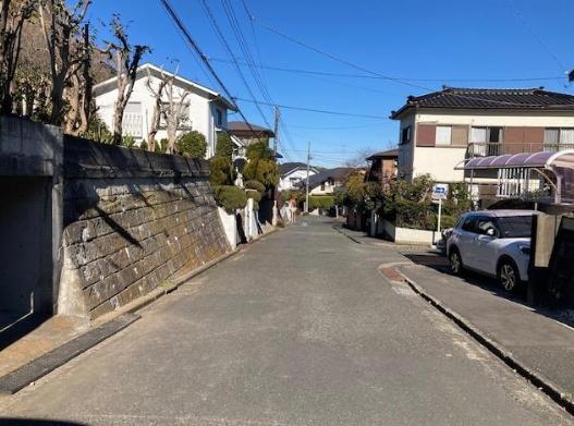 �_�ސ쌧���q�s���̓y�n�̑O�ʓ��H�܂ތ��n�ʐ^