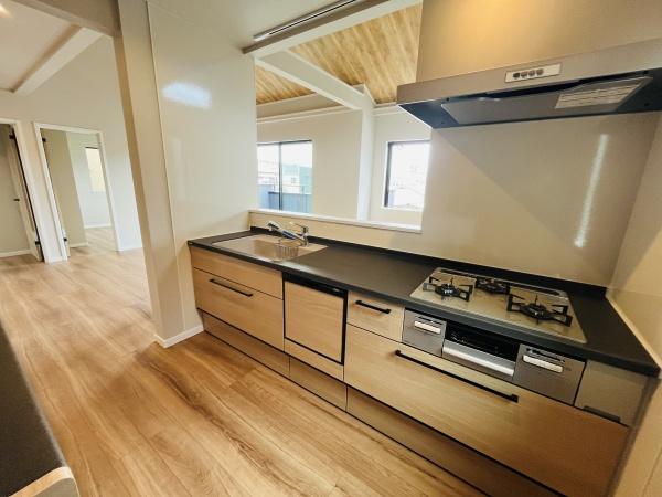 �_�ސ쌧������s������2���ڂ̐V�z��ˌ��ẴL�b�`��