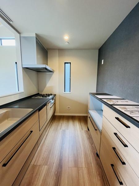 �_�ސ쌧������s������2���ڂ̐V�z��ˌ��ẴL�b�`��