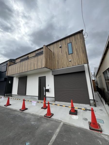 �_�ސ쌧������s������2���ڂ̐V�z��ˌ��Ă̌��n�O�ώʐ^