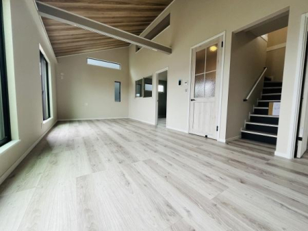 �_�ސ쌧������s������2���ڂ̐V�z��ˌ��Ẵ��r���O