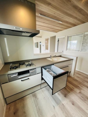 �_�ސ쌧������s������2���ڂ̐V�z��ˌ��ẴL�b�`��