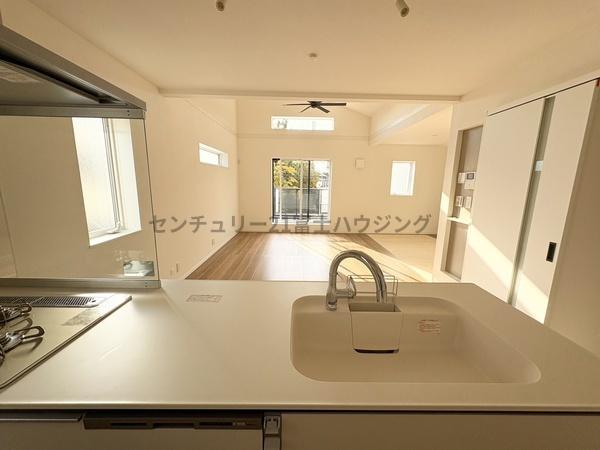 �_�ސ쌧������s���C�ݓ�4���ڂ̐V�z��ˌ��ẴL�b�`��