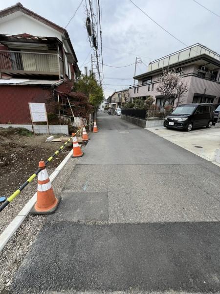 �_�ސ쌧������s����1���ڂ̓y�n�̑O�ʓ��H�܂ތ��n�ʐ^