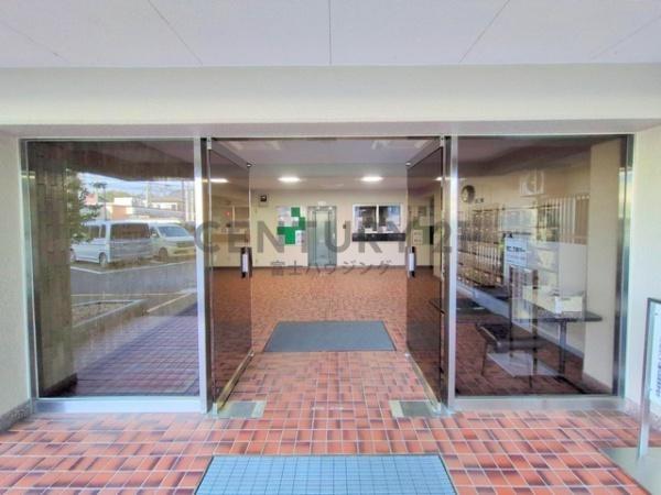 �_�ސ쌧����s�H��3���ڂ̒��Ã}���V�����̃G���g�����X