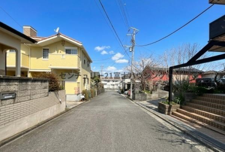 �_�ސ쌧����s���̓y�n�̑O�ʓ��H�܂ތ��n�ʐ^