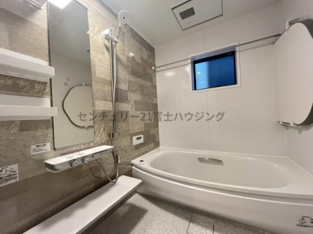 �_�ސ쌧������s���C�ݓ�3���ڂ̐V�z��ˌ��Ă̗���