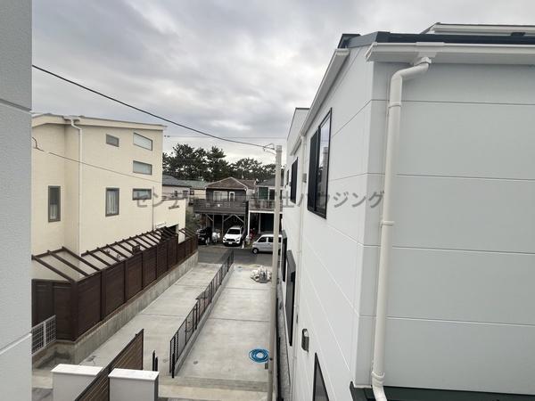 �_�ސ쌧������s���C�ݓ�3���ڂ̐V�z��ˌ��Ă̏Z�˂���̒��]�ʐ^