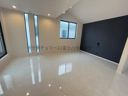 �_�ސ쌧������s���C�ݓ�3���ڂ̐V�z��ˌ��Ẵ��r���O