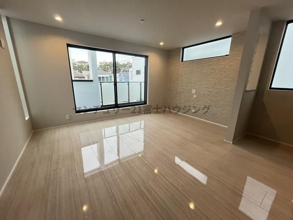 �_�ސ쌧������s���C�ݓ�3���ڂ̐V�z��ˌ��Ẵ��r���O