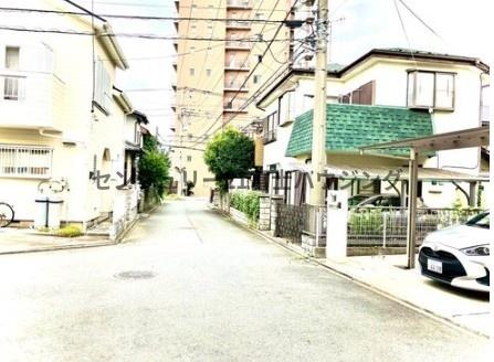 �_�ސ쌧������s�����̒��È�ˌ��Ă̑O�ʓ��H�܂ތ��n�ʐ^