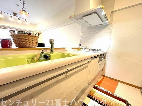 �_�ސ쌧��a�s���ߊԂ̒��Ã}���V�����̃L�b�`��