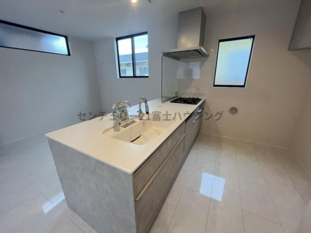 �_�ސ쌧������s���C�ݓ�3���ڂ̐V�z��ˌ��ẴL�b�`��