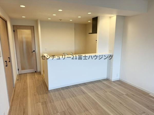 �_�ސ쌧����s�Ó��4���ڂ̒��Ã}���V�����̃��r���O