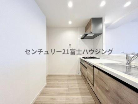 �_�ސ쌧����s�Ó��4���ڂ̒��Ã}���V�����̃L�b�`��