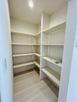 �_�ސ쌧������s�����̐V�z��ˌ��Ă̎��[