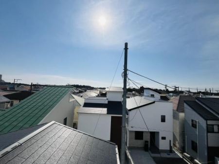 �_�ސ쌧������s�l�{��̐V�z��ˌ��Ă̏Z�˂���̒��]�ʐ^