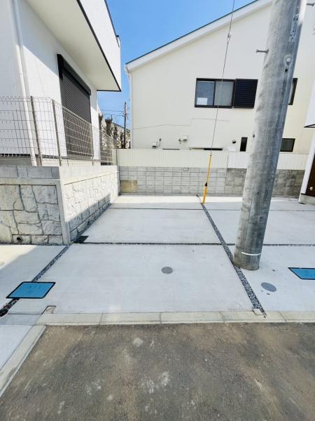 �_�ސ쌧������s�l�{��̐V�z��ˌ��Ă̒��ԏ�