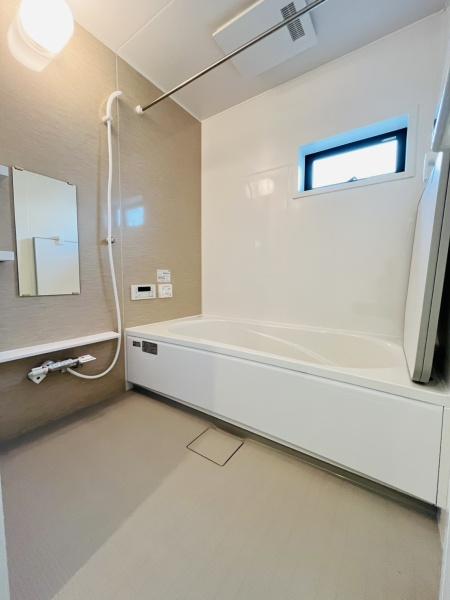 �_�ސ쌧������s�l�{��̐V�z��ˌ��Ă̗���