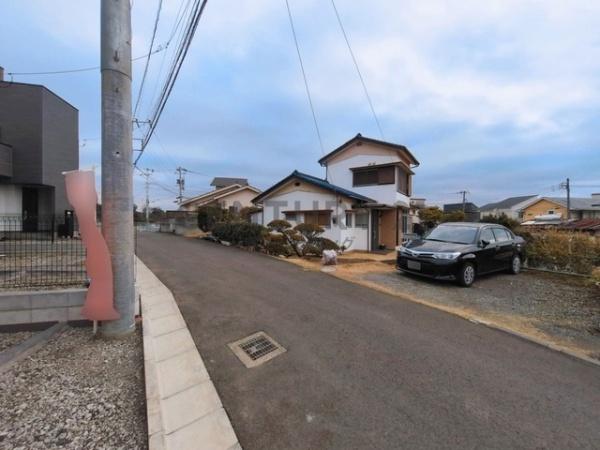 �_�ސ쌧����s���5���ڂ̐V�z��ˌ��Ă̑O�ʓ��H�܂ތ��n�ʐ^