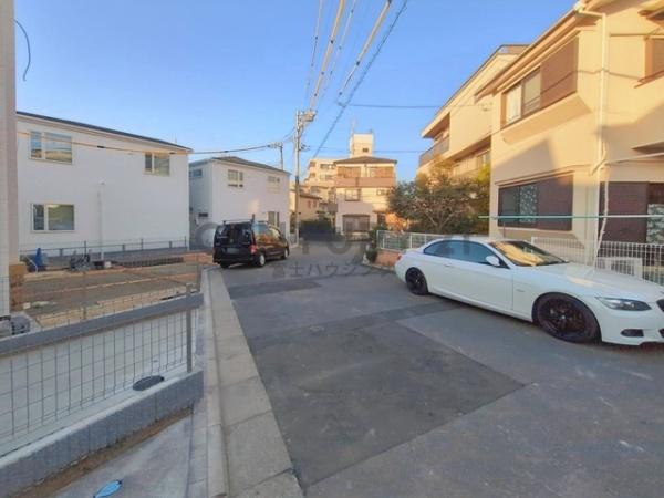 �_�ސ쌧����s�ғ�����2���ڂ̐V�z��ˌ��Ă̑O�ʓ��H�܂ތ��n�ʐ^