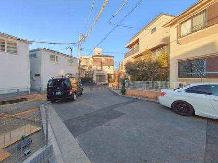 �_�ސ쌧����s�ғ�����2���ڂ̐V�z��ˌ��Ă̑O�ʓ��H�܂ތ��n�ʐ^