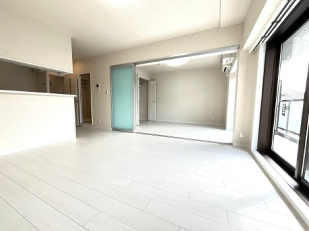 �_�ސ쌧����s�H��3���ڂ̒��Ã}���V�����̃��r���O