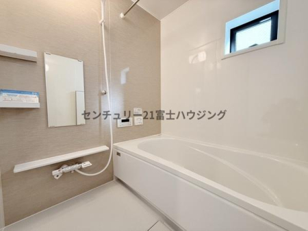 �_�ސ쌧������s�����u2���ڂ̐V�z��ˌ��Ă̗���