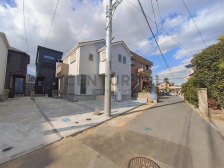 �_�ސ쌧������s���h�̐V�z��ˌ��Ă̑O�ʓ��H�܂ތ��n�ʐ^