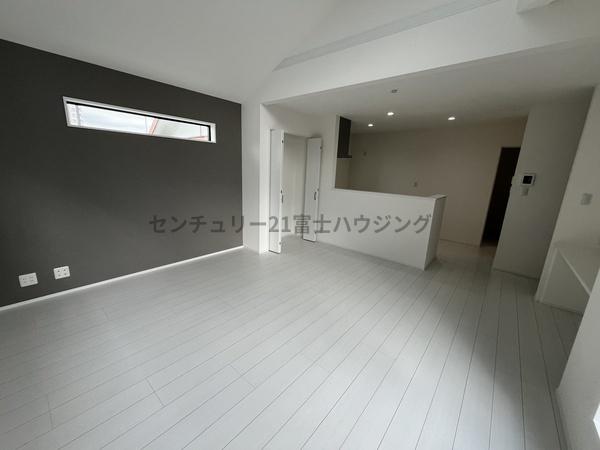 �_�ސ쌧������s���h�̐V�z��ˌ��Ẵ��r���O