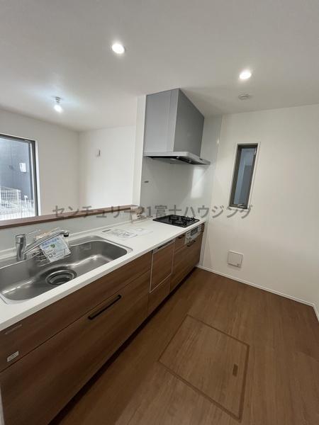 �_�ސ쌧������s���h�̐V�z��ˌ��ẴL�b�`��