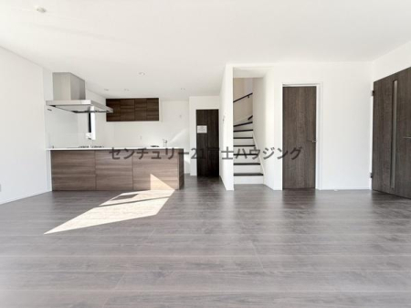 �_�ސ쌧������s�����u2���ڂ̐V�z��ˌ��Ẵ��r���O