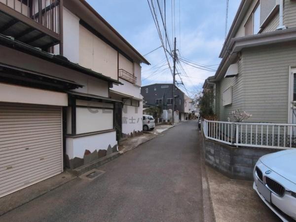 �_�ސ쌧����s�А�4���ڂ̐V�z��ˌ��Ă̑O�ʓ��H�܂ތ��n�ʐ^