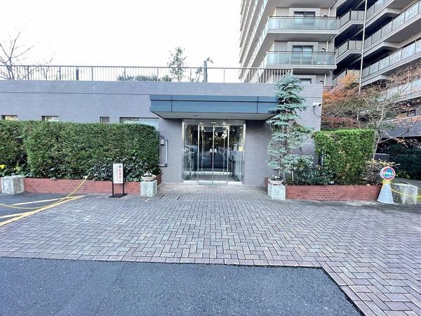 �_�ސ쌧����s���̒��Ã}���V�����̃G���g�����X