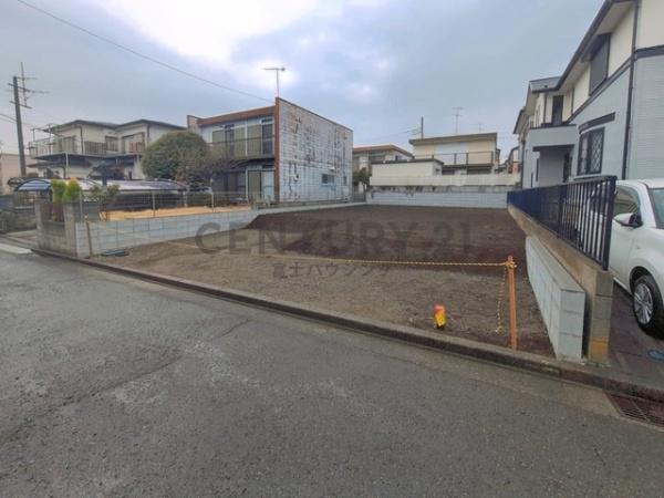 �_�ސ쌧����s�����̓y�n�̑O�ʓ��H�܂ތ��n�ʐ^