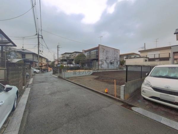 �_�ސ쌧����s�����̓y�n�̑O�ʓ��H�܂ތ��n�ʐ^