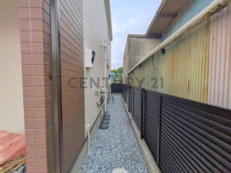 �_�ސ쌧����s���̐V�z��ˌ��Ă̑O�ʓ��H�܂ތ��n�ʐ^